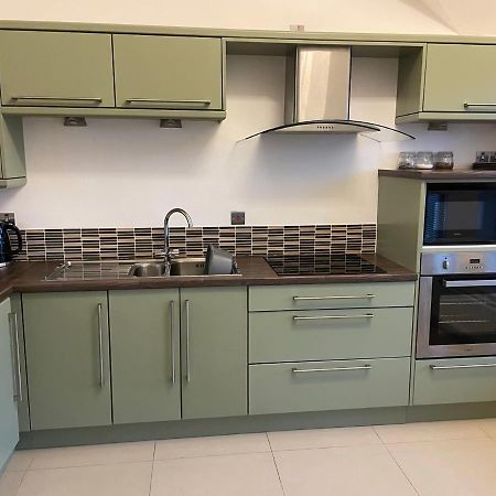 Orchard Oasis, Luxury Penthouse Getaway Apartment Coleraine Luaran gambar