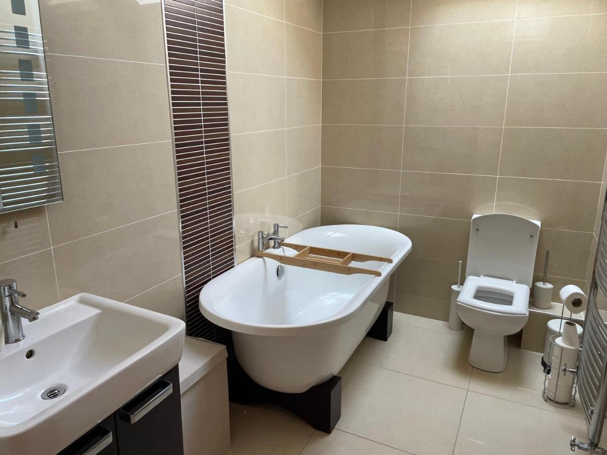 Orchard Oasis, Luxury Penthouse Getaway Apartment Coleraine Luaran gambar